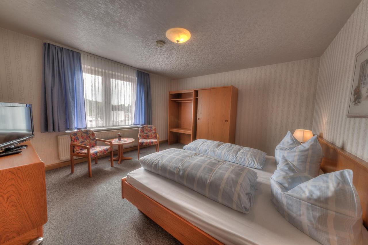 Hotel - Pension & Gaststaette "Alter Koenig" Hettstedt Eksteriør bilde